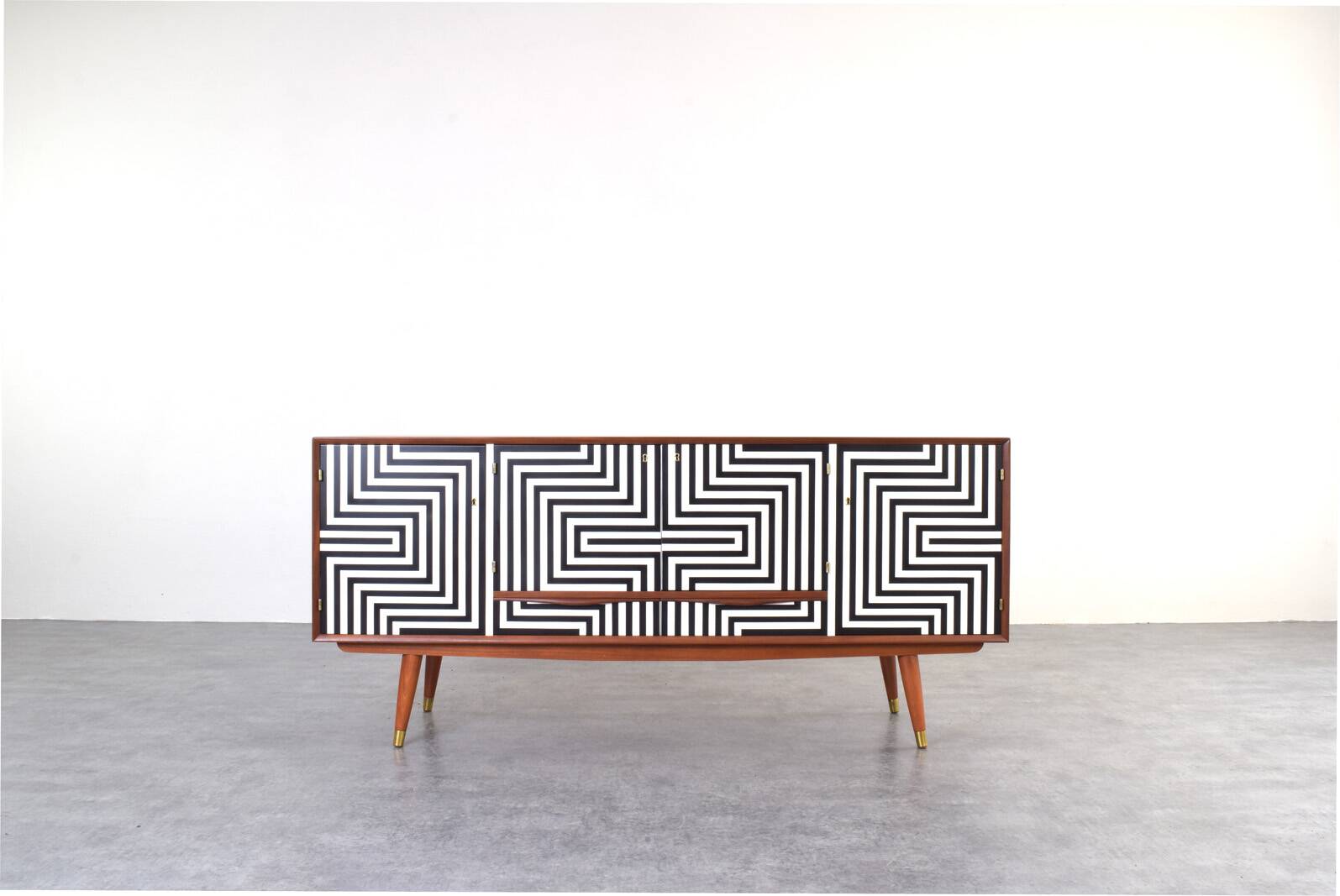 Buffet peint à la main Op-Art du milieu du siècle de Sven Andersen Møbelfabrikk,
