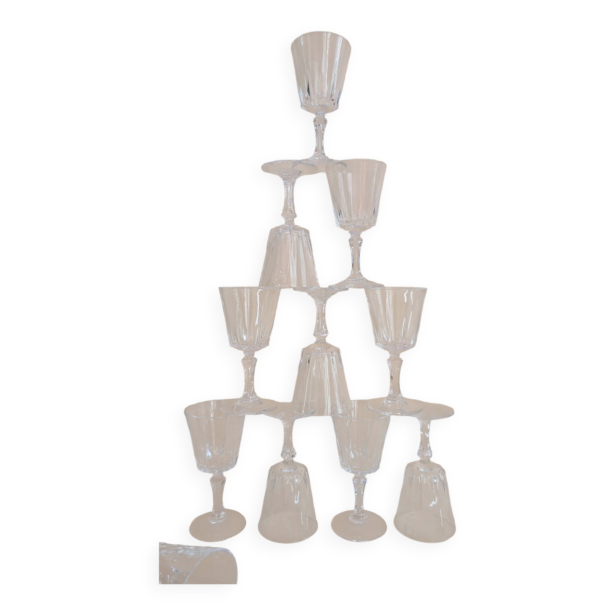 Set of 11 glass glasses