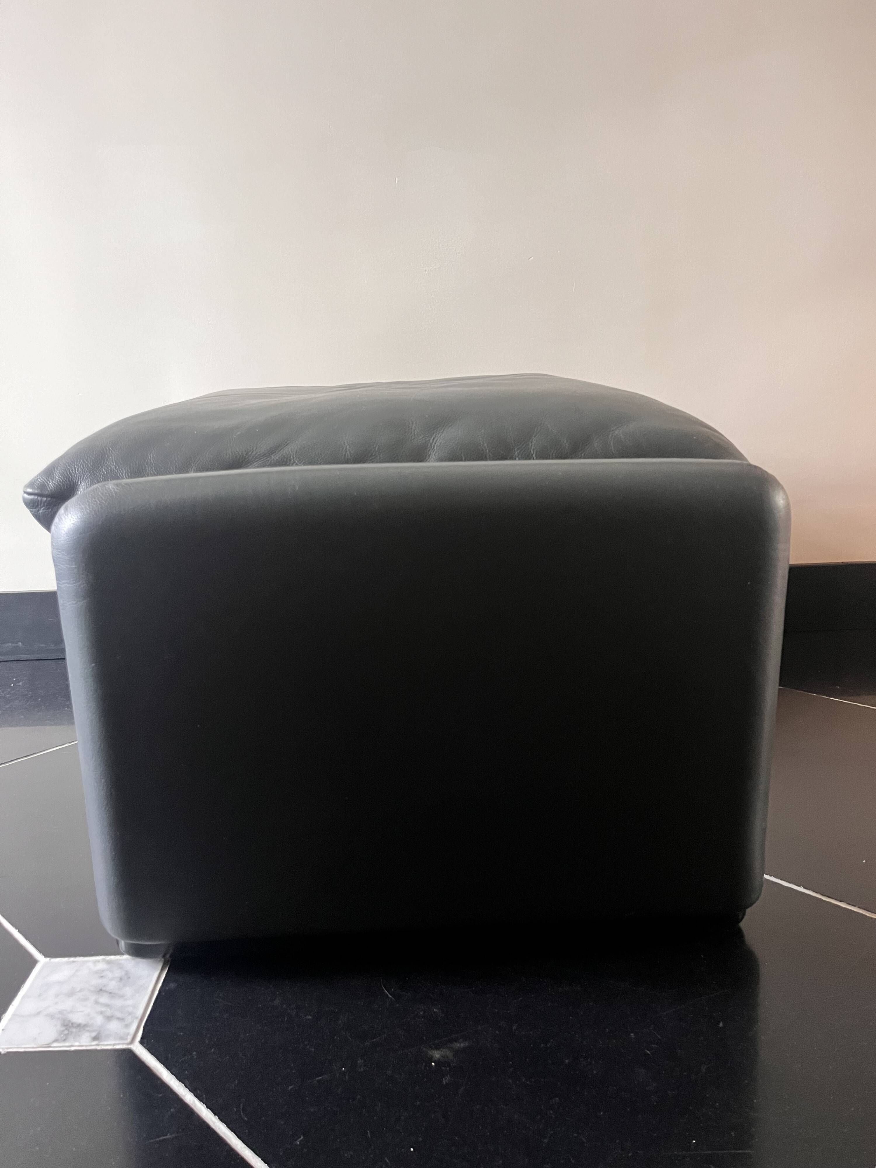 Vico magistretti, Maralunga for Cassina, in Leather with Footrest