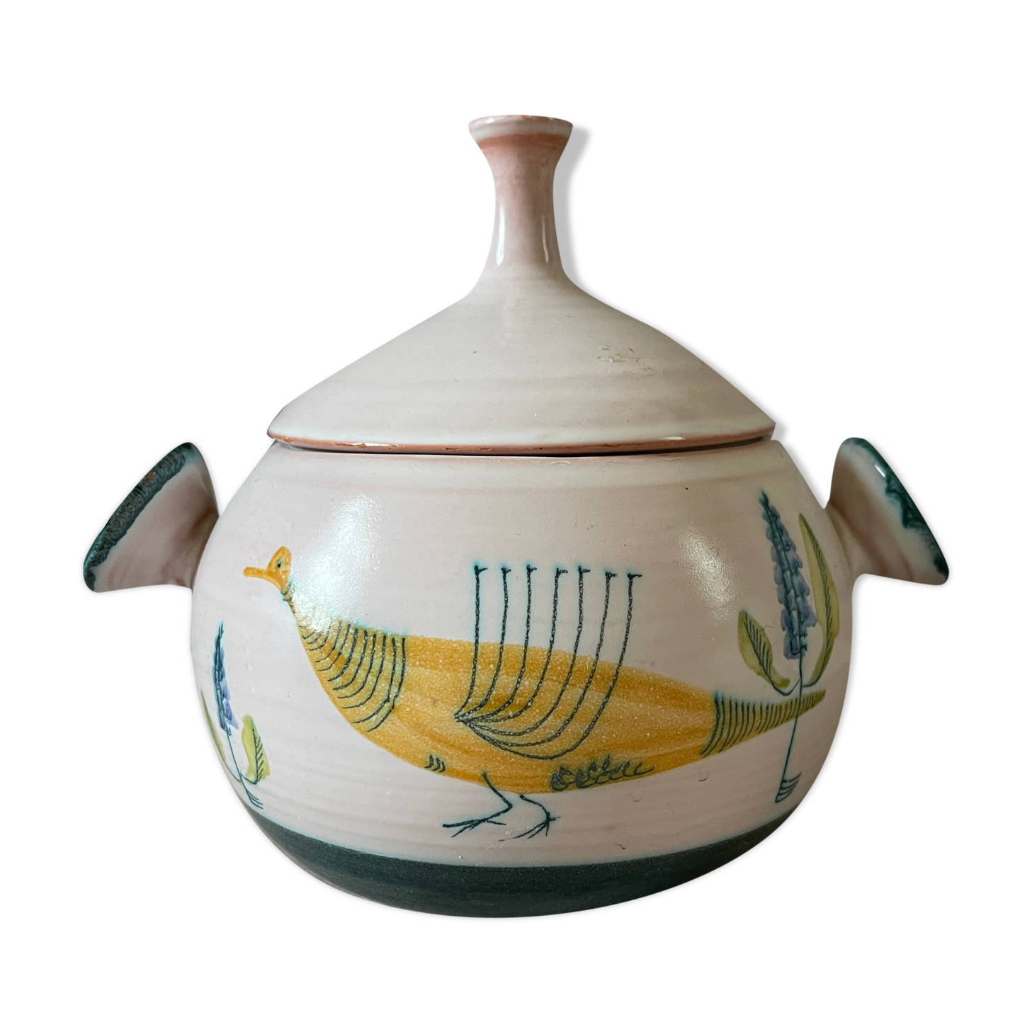 Covered pot or yvon Roy soup decorating with vintage dishwashing birds