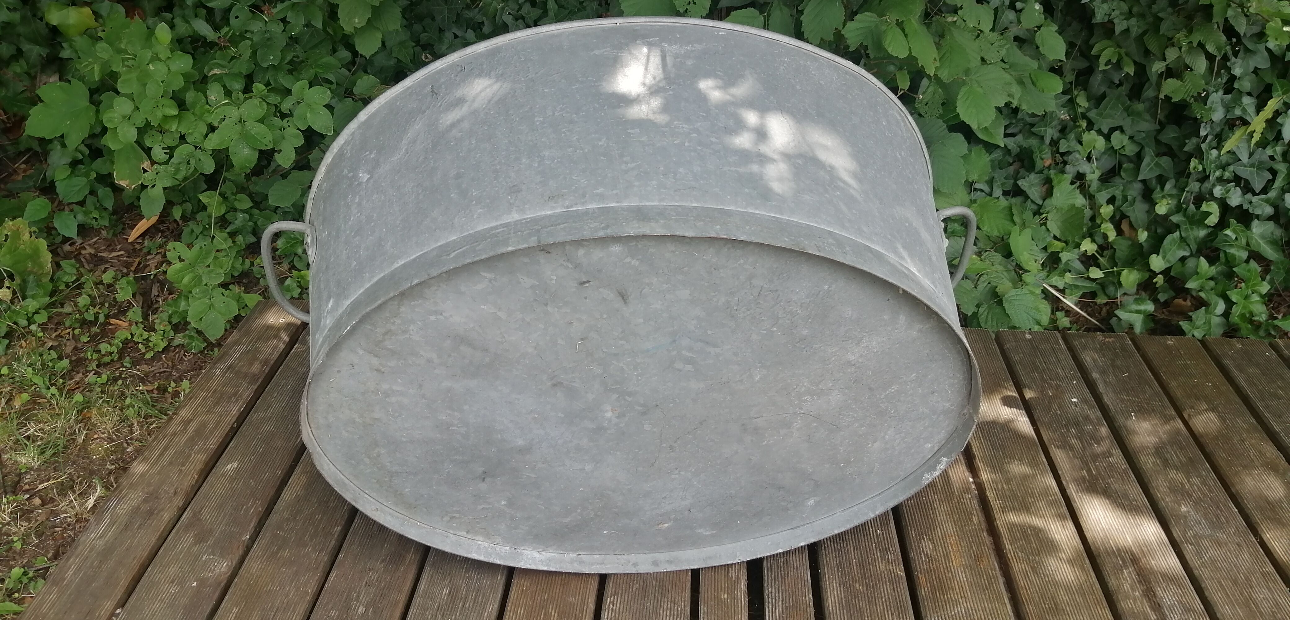 Large oval zinc basin