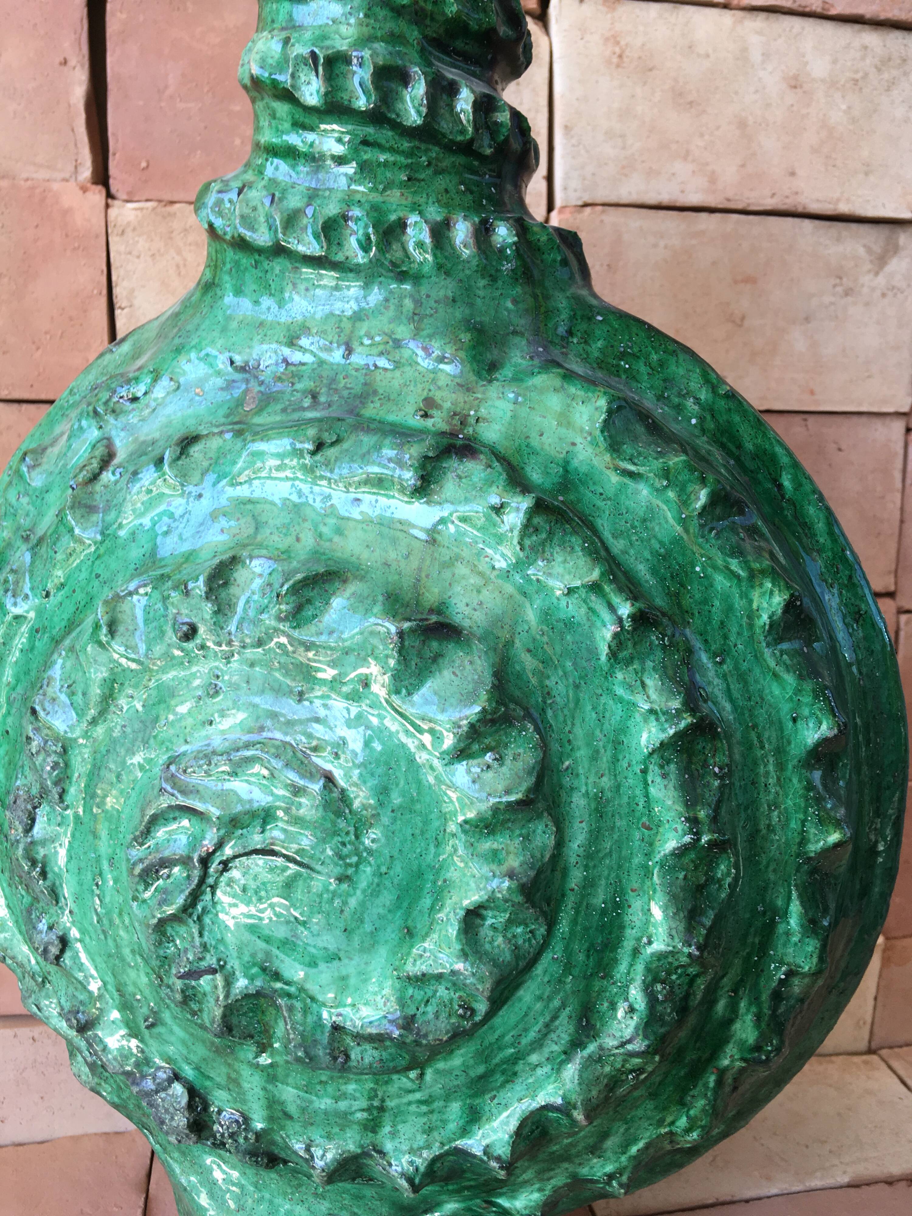 Poterie de tamegroute en terre cuite émaillée