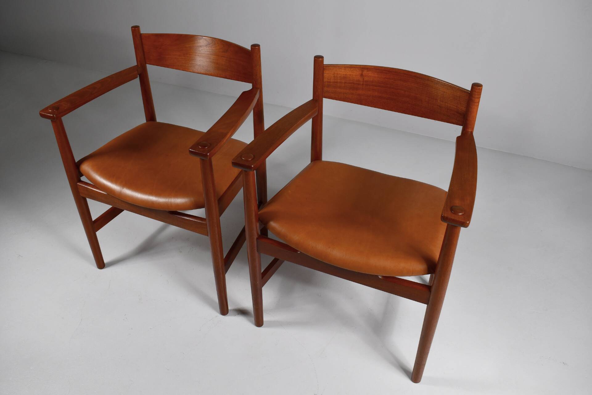 Hans Wegner CH-39 with armrests by Carl Hansen. 1962