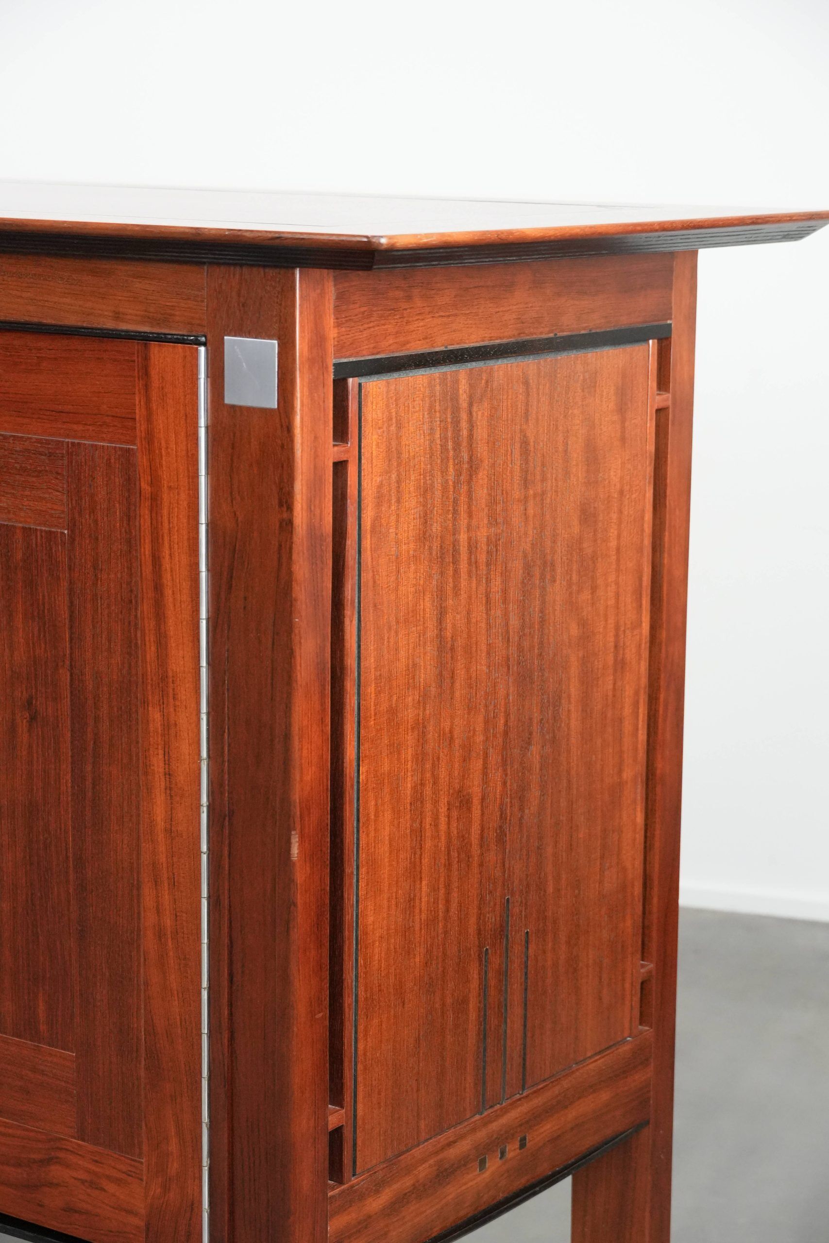 Amazing and well-preserved large Art Deco design sideboard