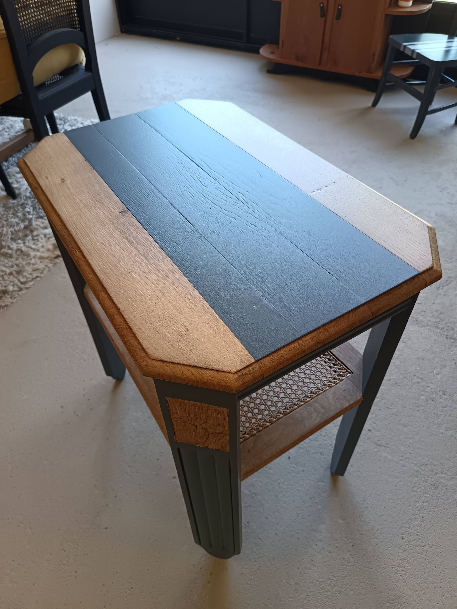 WOOD GUERIDON, CANING AND ANTHRACITE