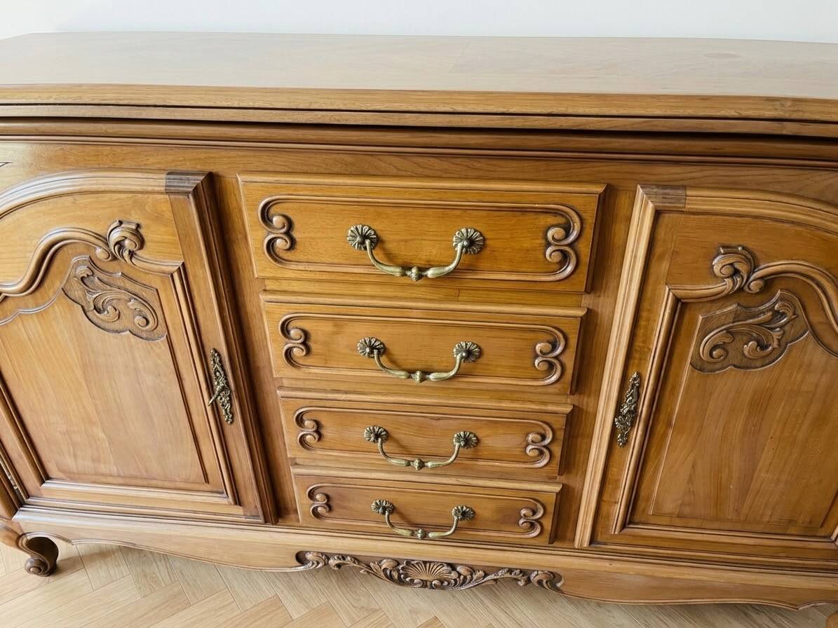Low buffet enfilade in Louis XV style made of wood