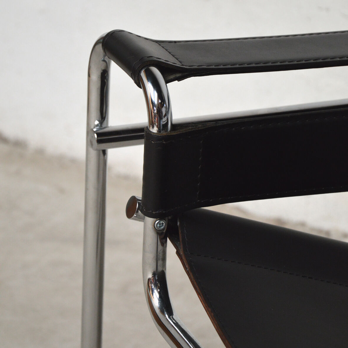 Paire de fauteuils Wassily noir, Italie 1980