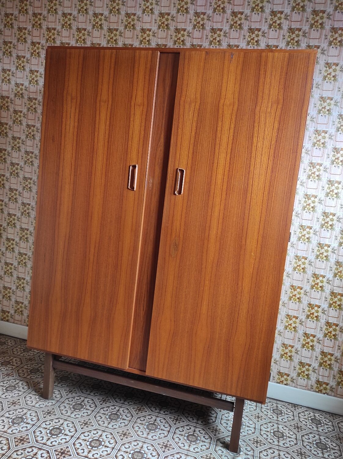 Scandinavian style 2 door wardrobe