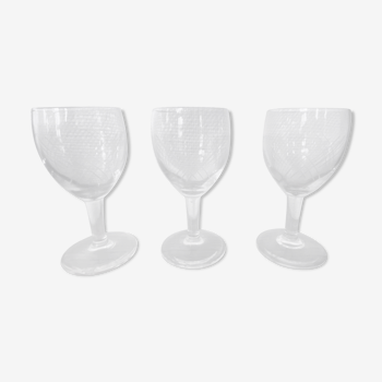 Set of 3 white wine glasses in cut glass