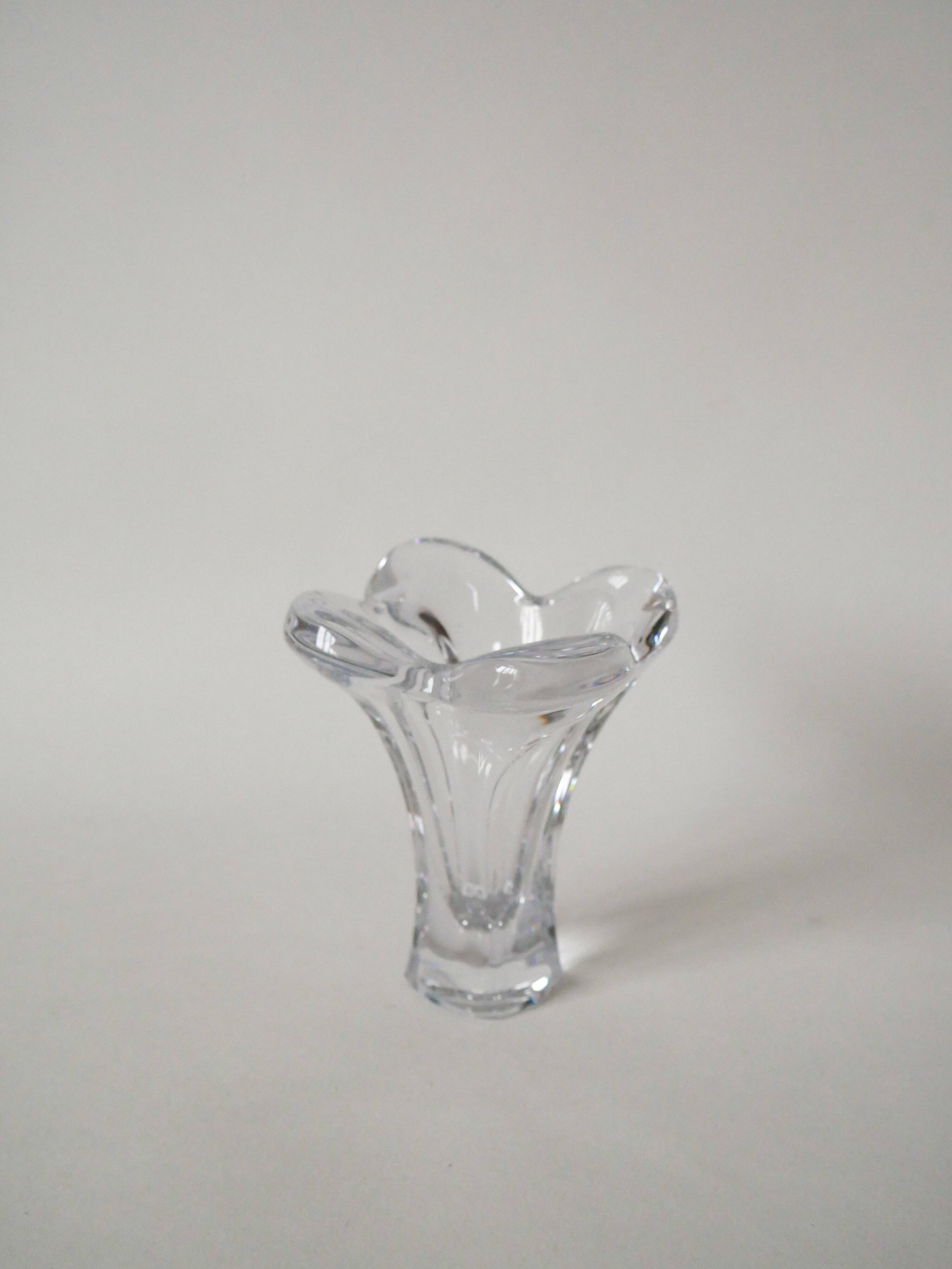 petit vase corolle en cristal 1950