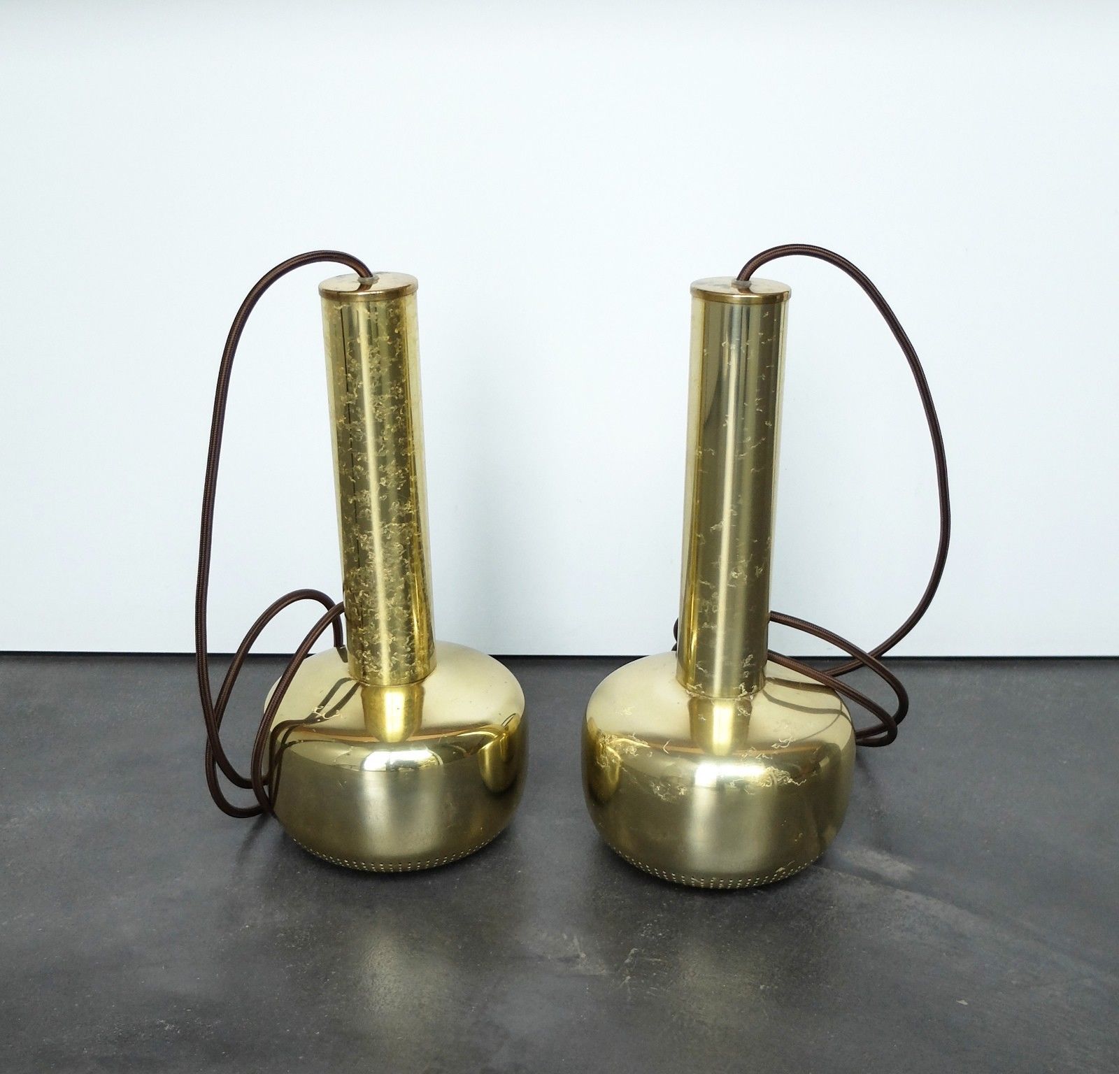 Pair of suspensions "Guldpendel" vintage brass by Vilhelm Lauritzen for Louis Poulsen