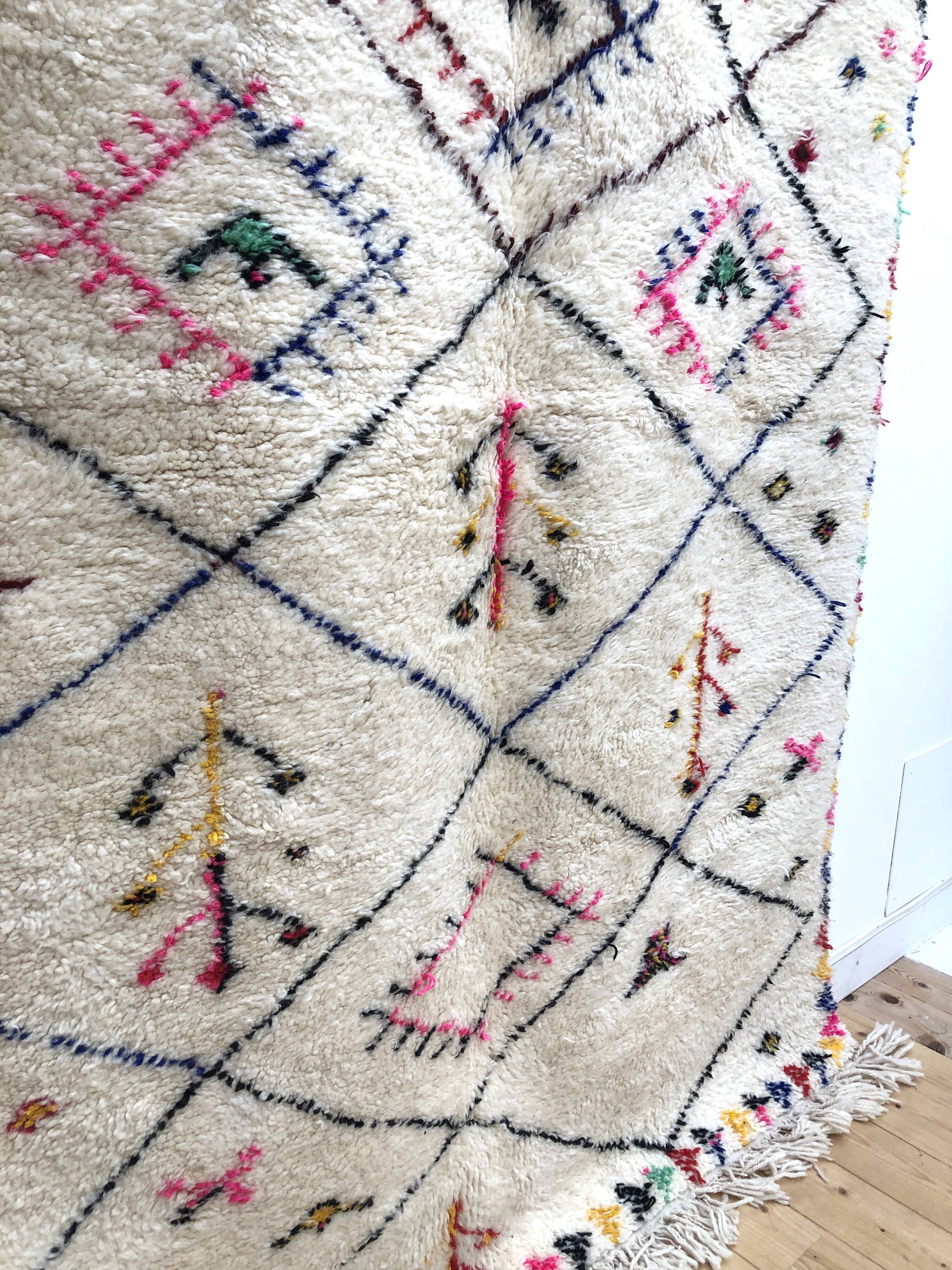 Moroccan Berber carpet Beni Ouarain with colorful patterns 2.7x1,67m