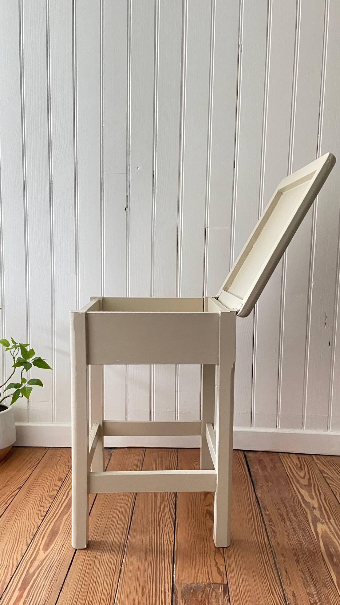 VINTAGE Beige Stool Chest