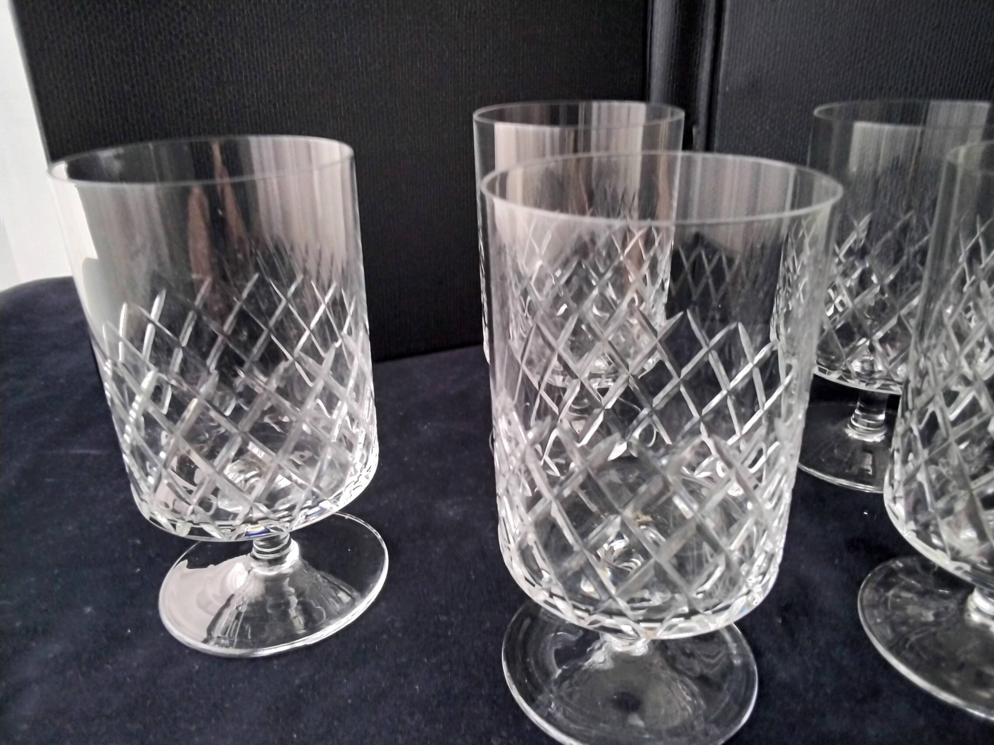 6 Verres à eau ou grands verres à vin Cristallin  Décor croisillons