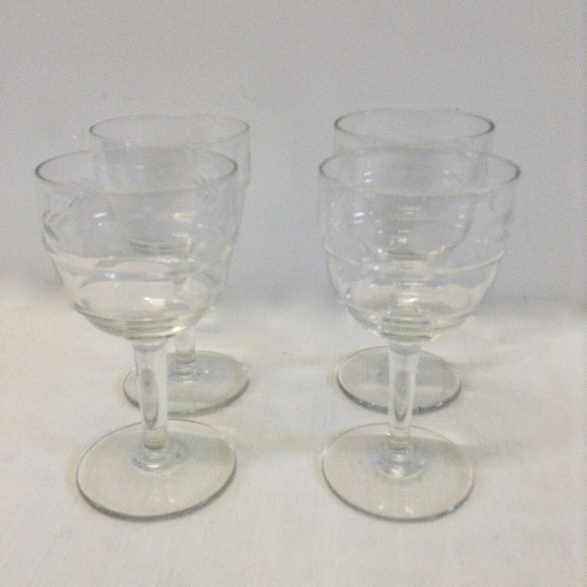 Set of 4 former chiseled glass