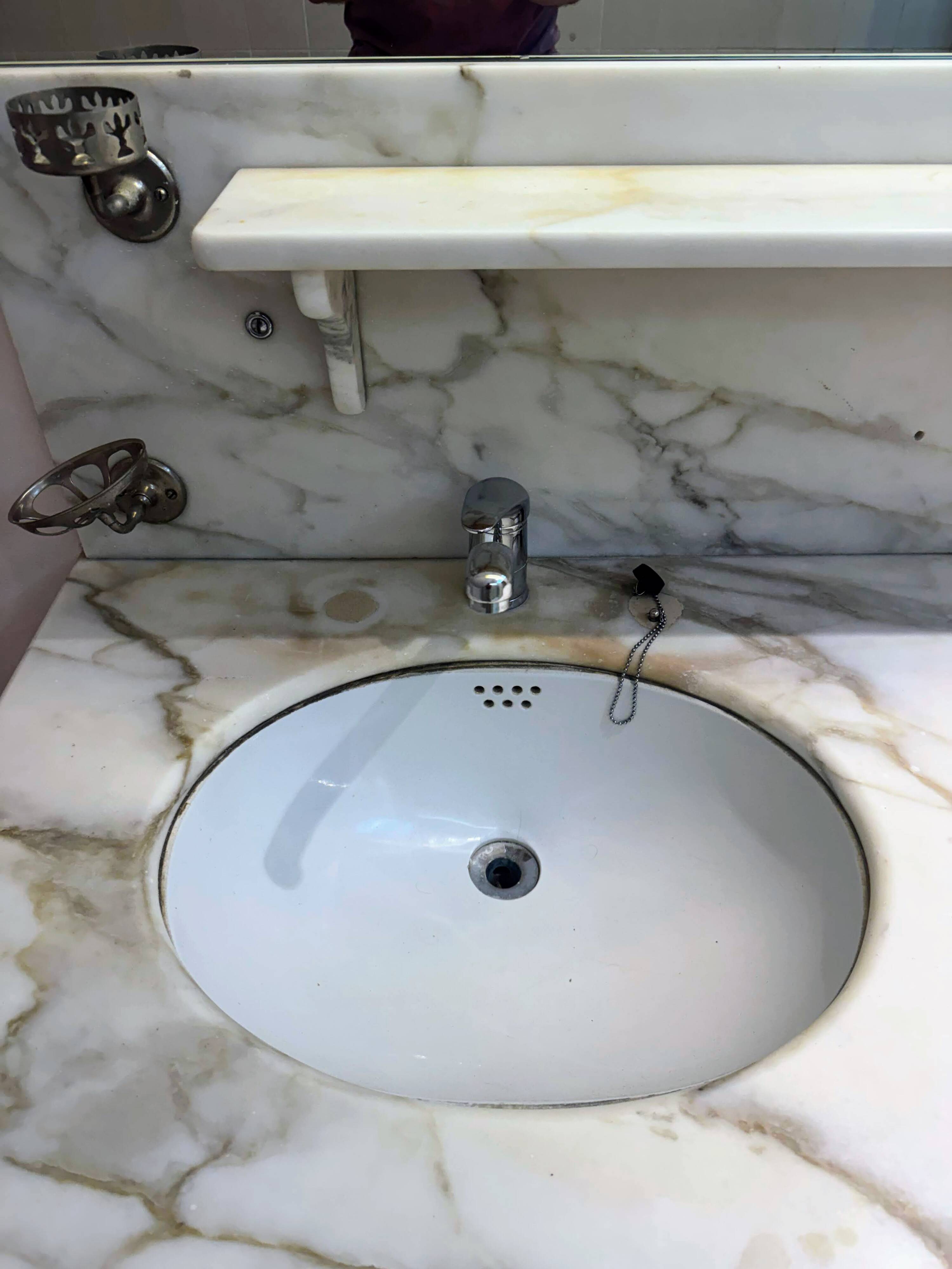 Double Art Deco washbasin unit - Calacatta marble - 1930s