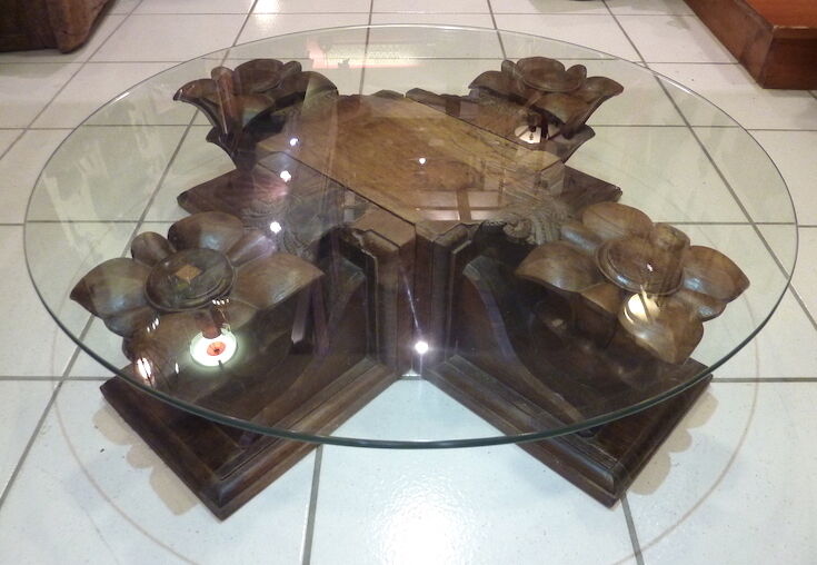 Table basse vitrée sur chapiteau