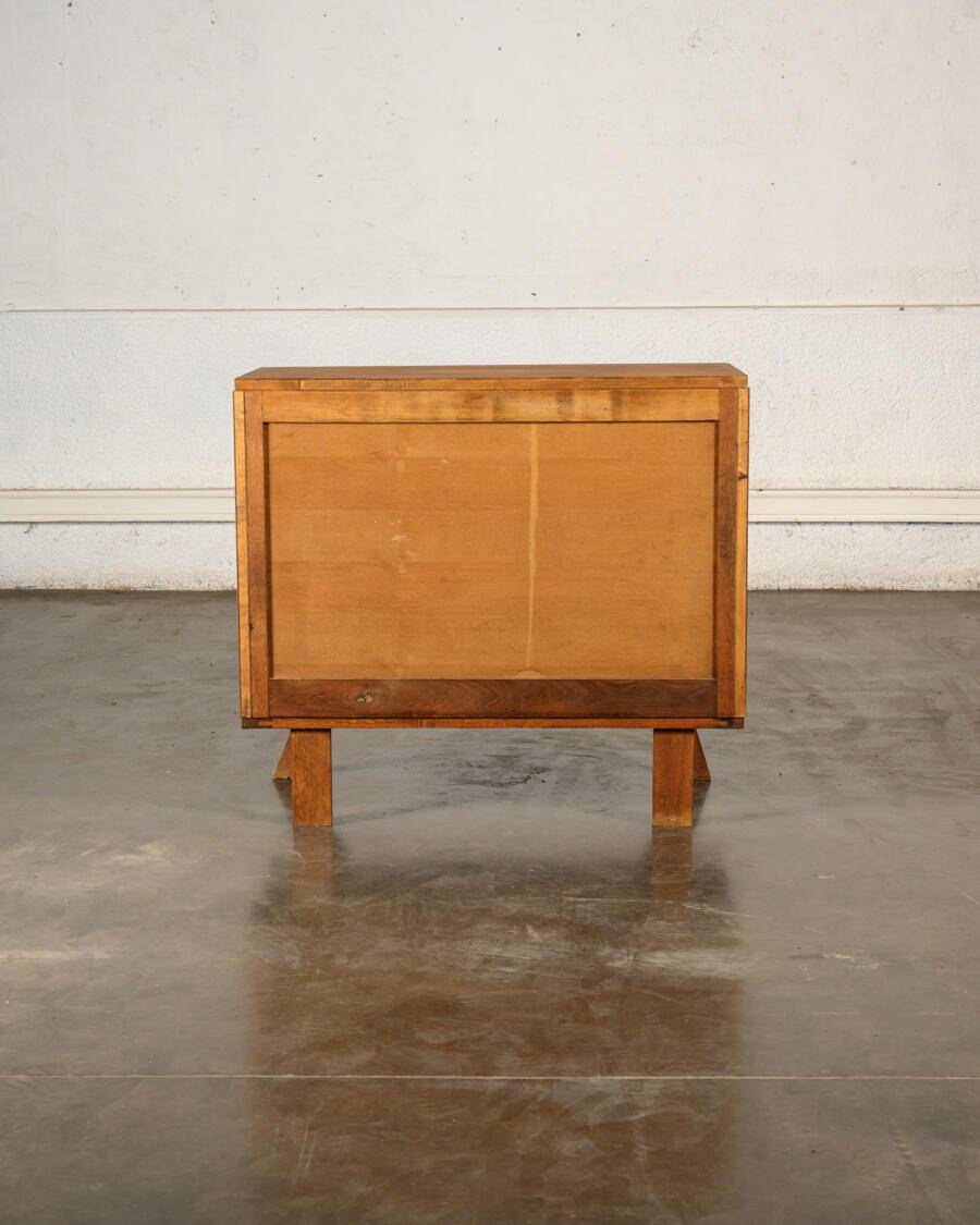 Commode pieds compas