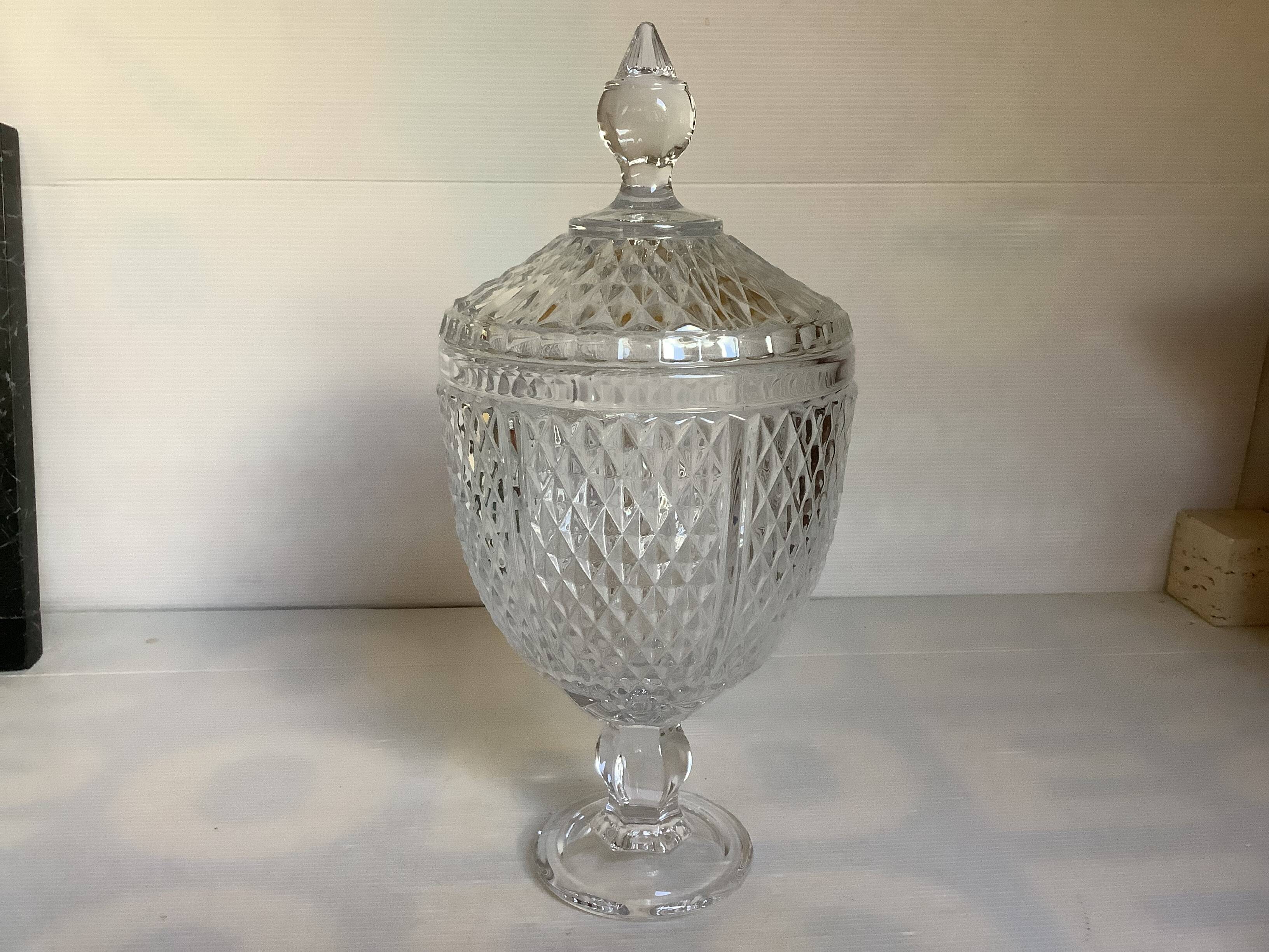 Large diamond-pointed sweet jar