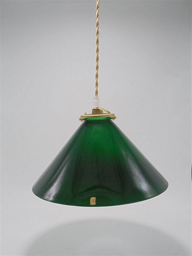 Suspension conique en opaline verte