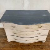 Commode galbée en chêne fin XVlllème