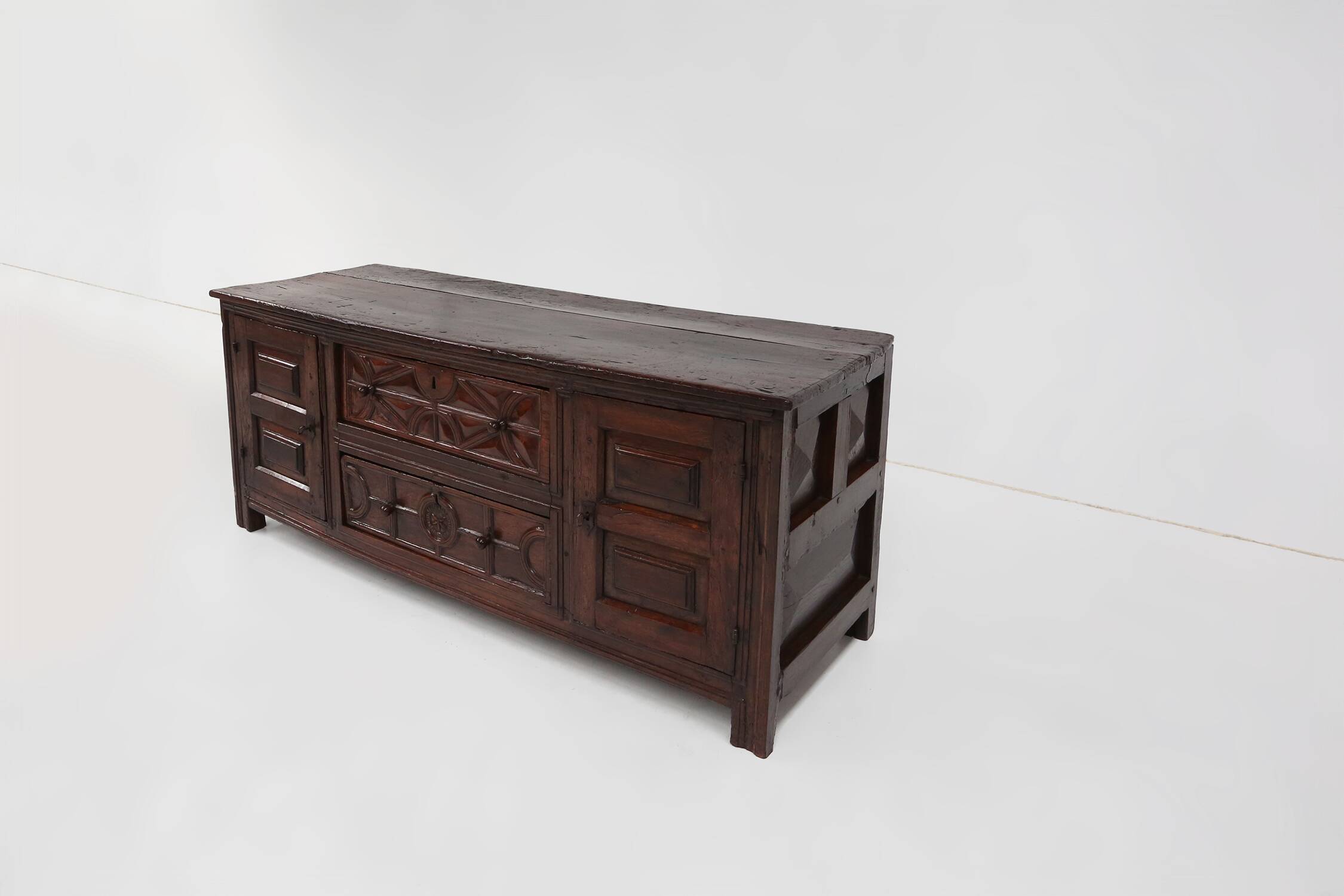 Buffet géométrique français unique du 16ème siècle en chêne