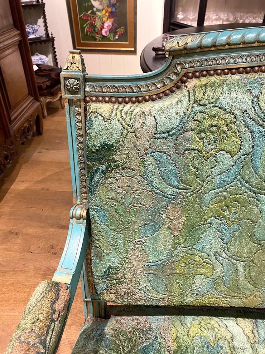 Louis XVI style bench in blue lacquered wood with gold trim