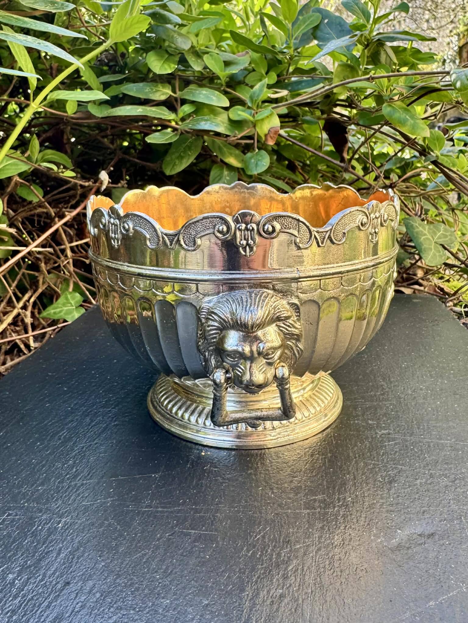 Silver glass cooler in Empire lion style