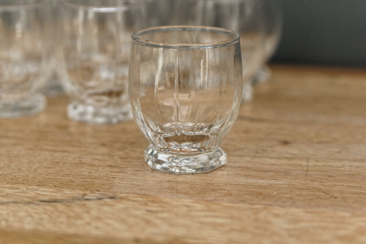 Lot de 9 verres à digestif art déco