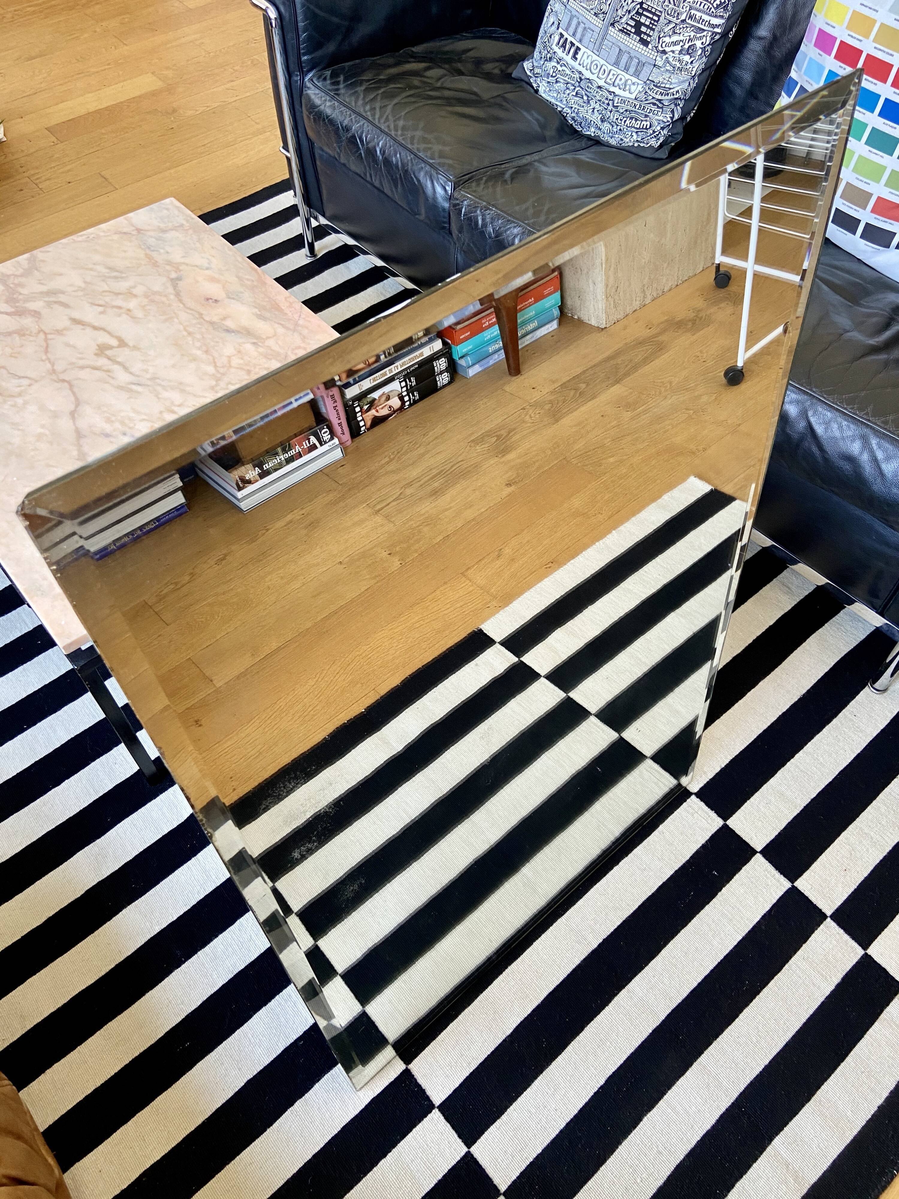 Bevelled mirror 63 x 100 cm