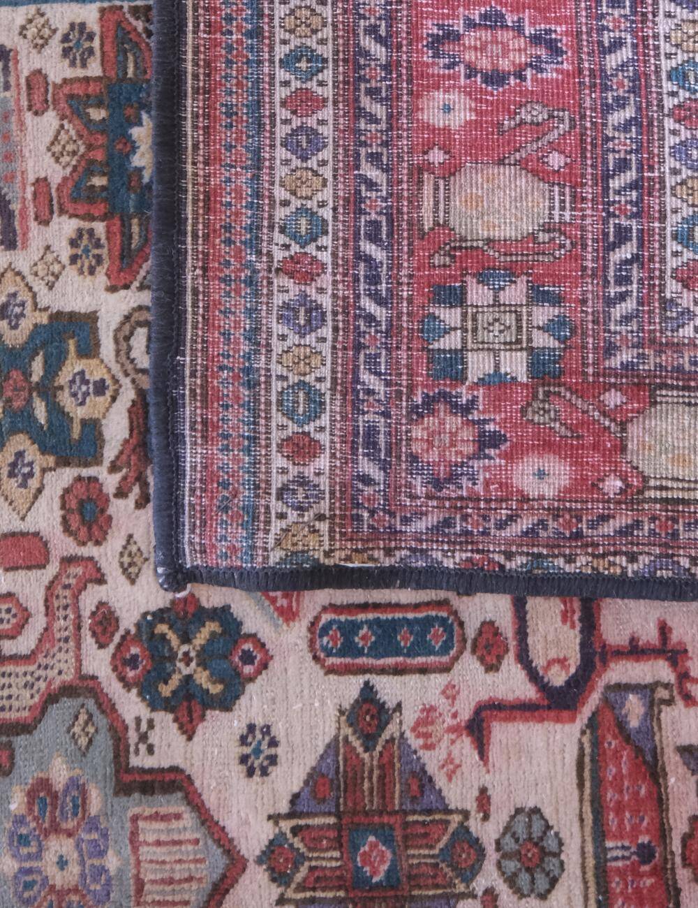 Vintage Persian rug - 197 x 140 cm