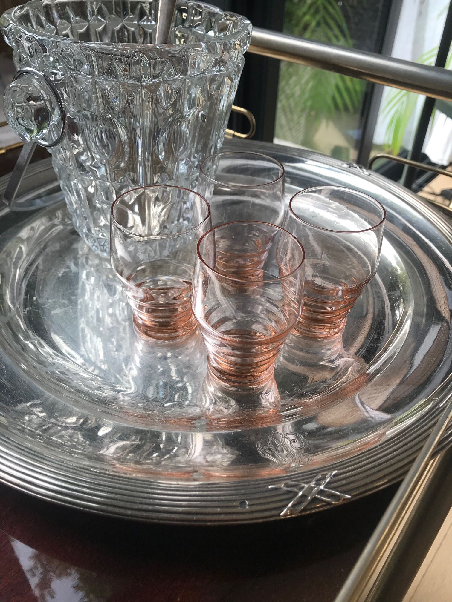 Set of 4 art deco pink tinted glasses