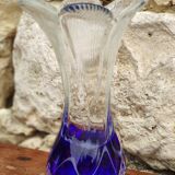 Grand vase en verre bleu