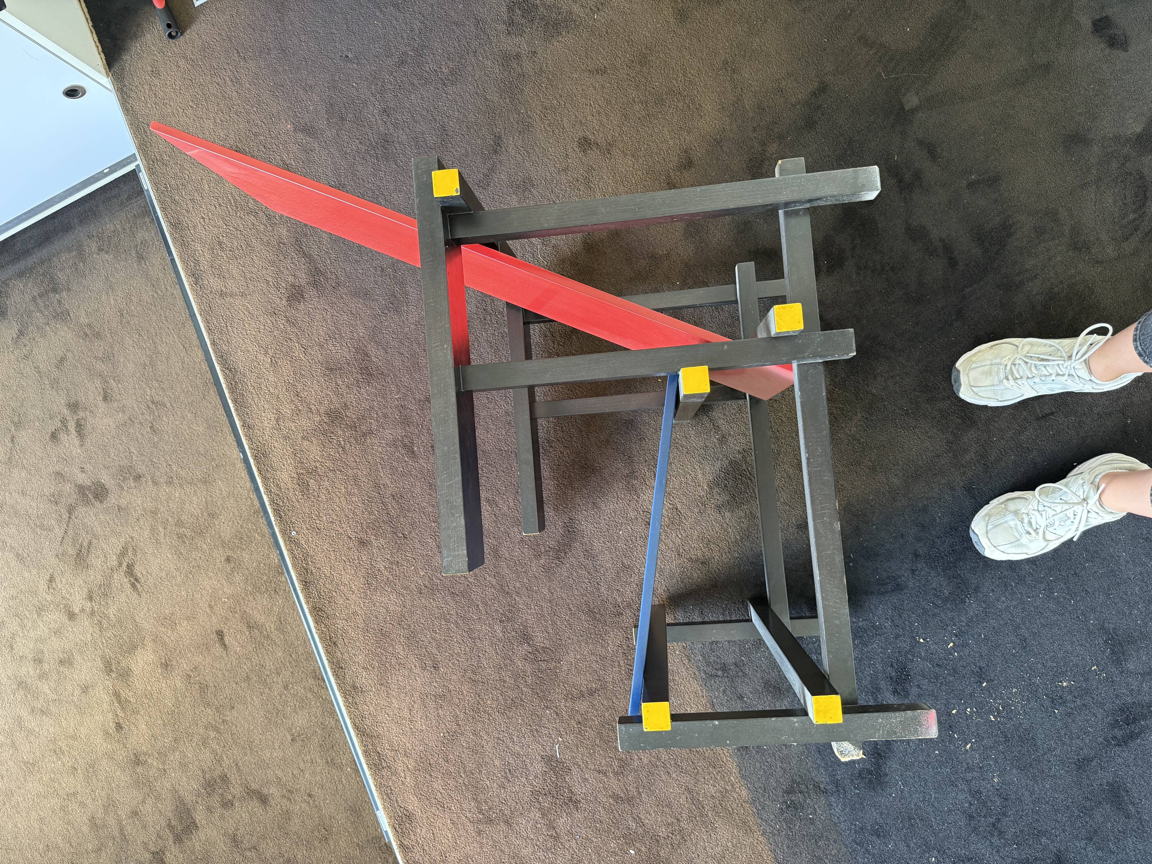Cassina armchair in Rietveld style – Italian design from the 1980s.