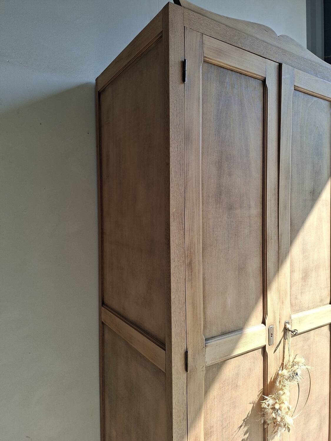 Parisian wardrobe in solid beech wood