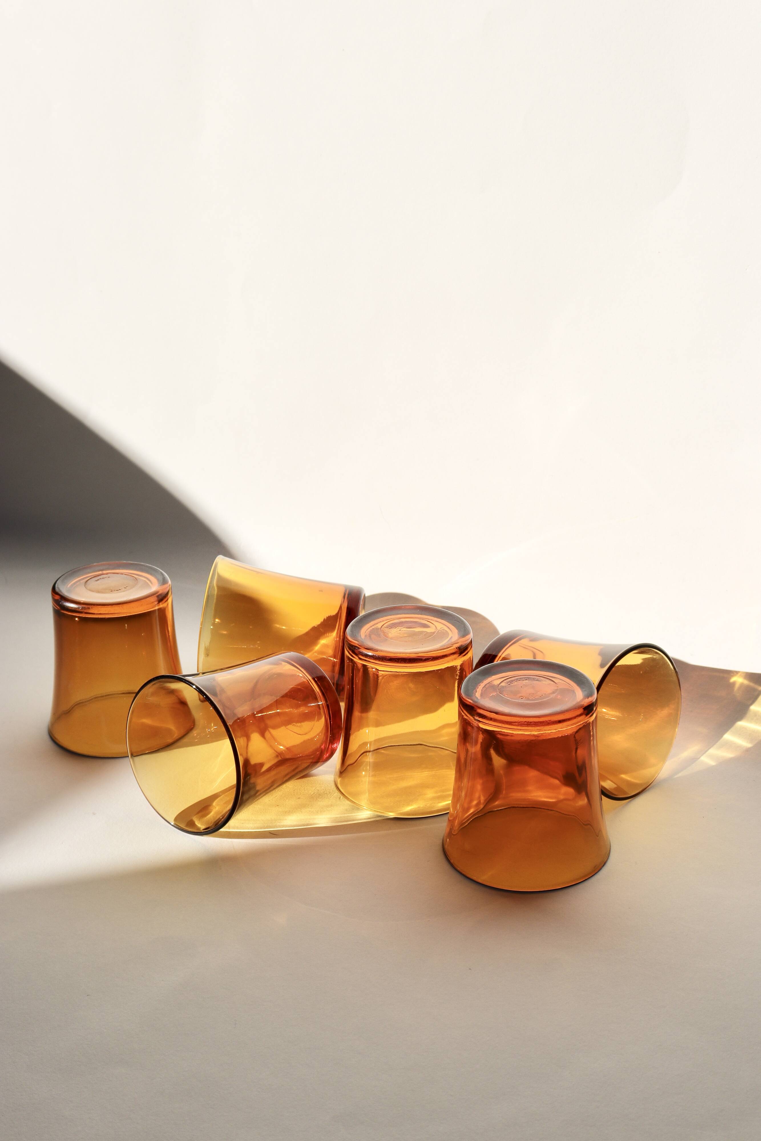6 verres en verre ambré