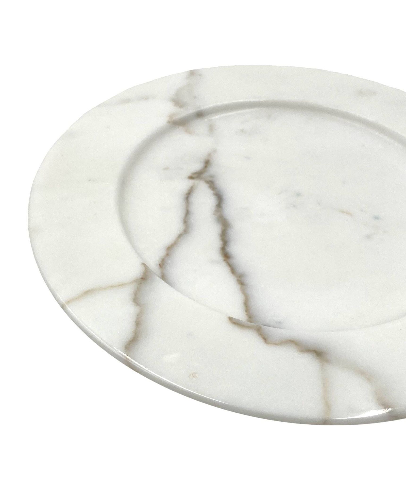 White Carrara marble centerpiece / plate, Up&Up Italy, 1970s