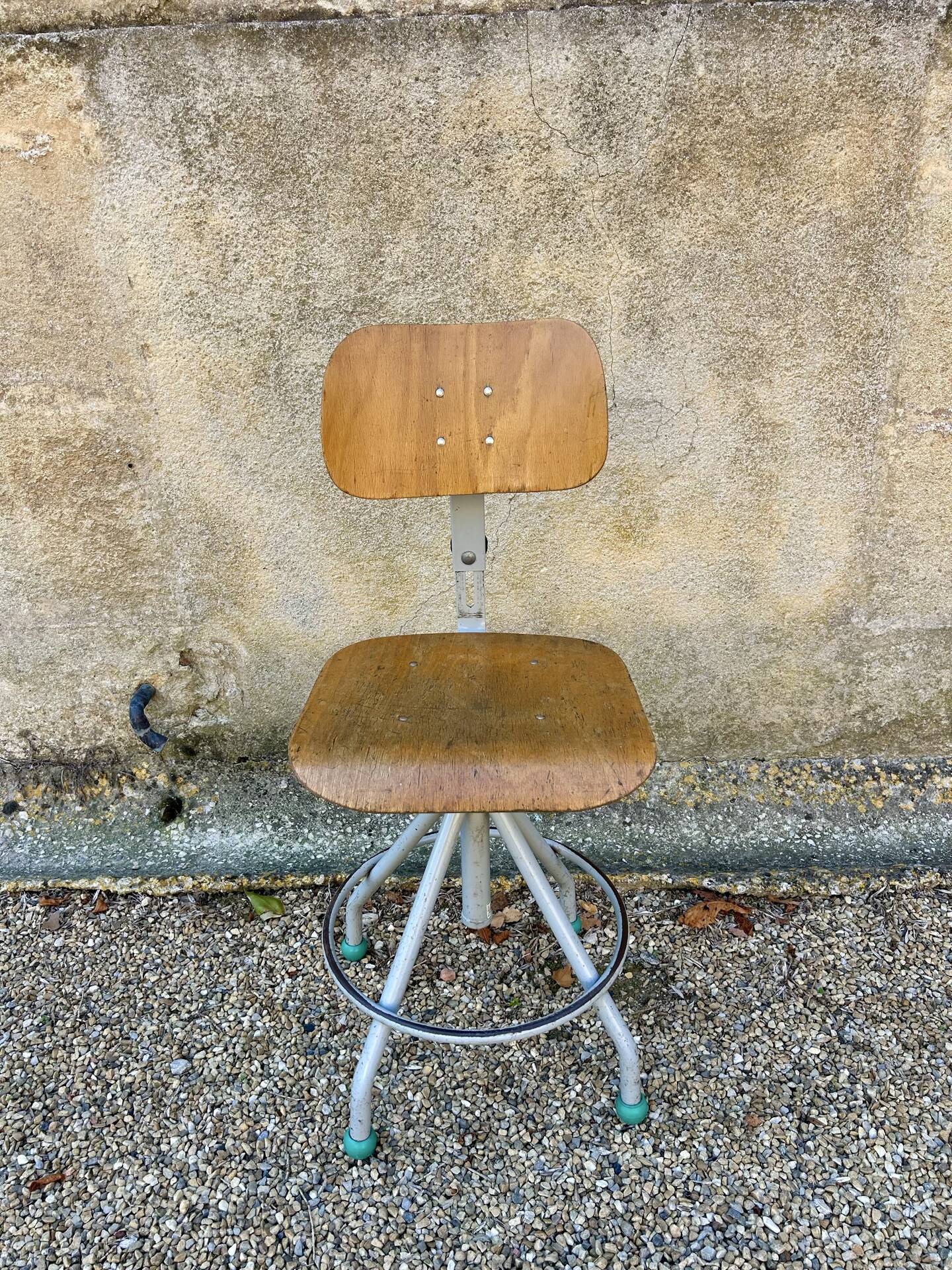 Chaise d’atelier vintage