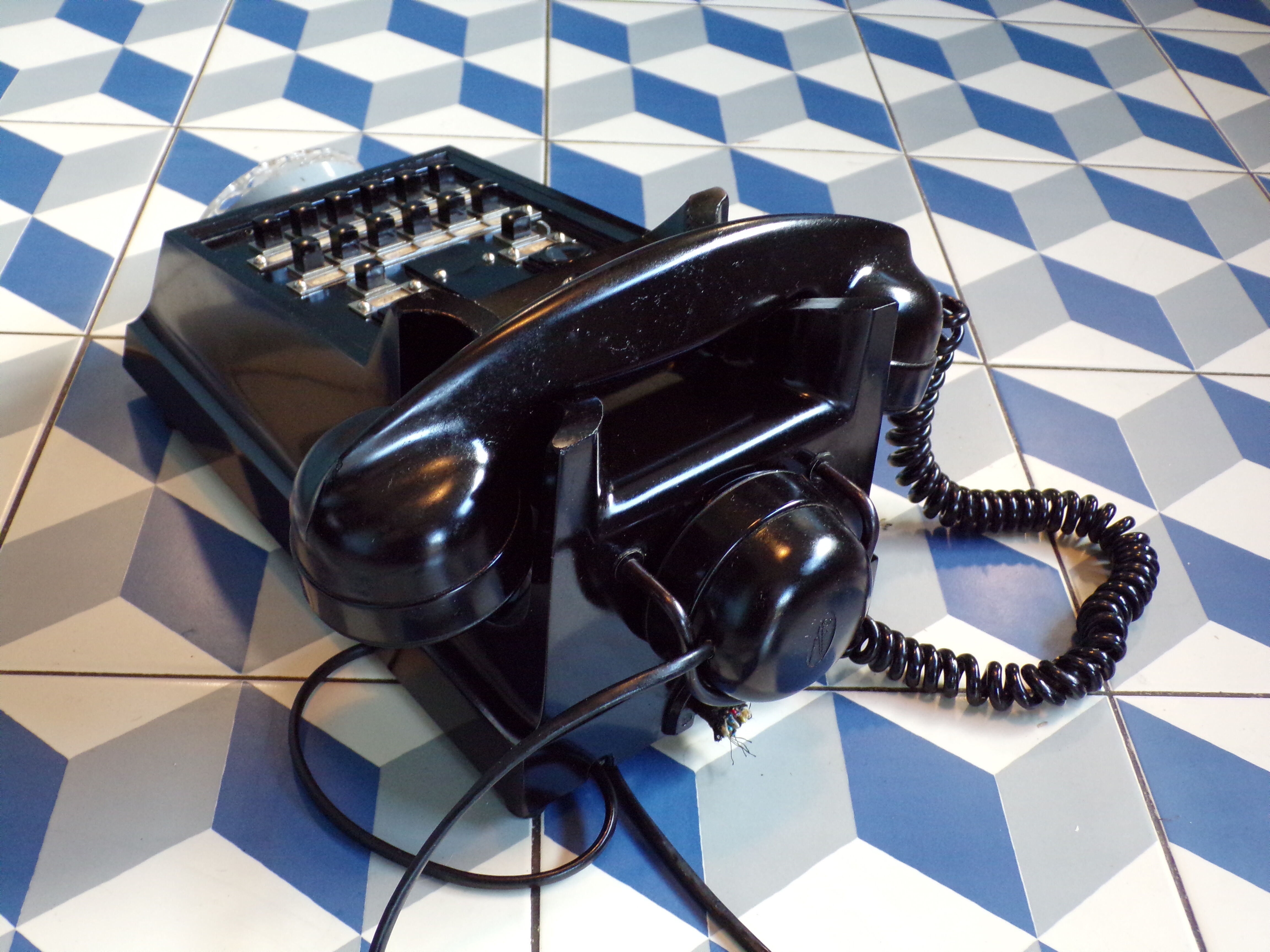 Former Ericsson standard phone in Bakelite