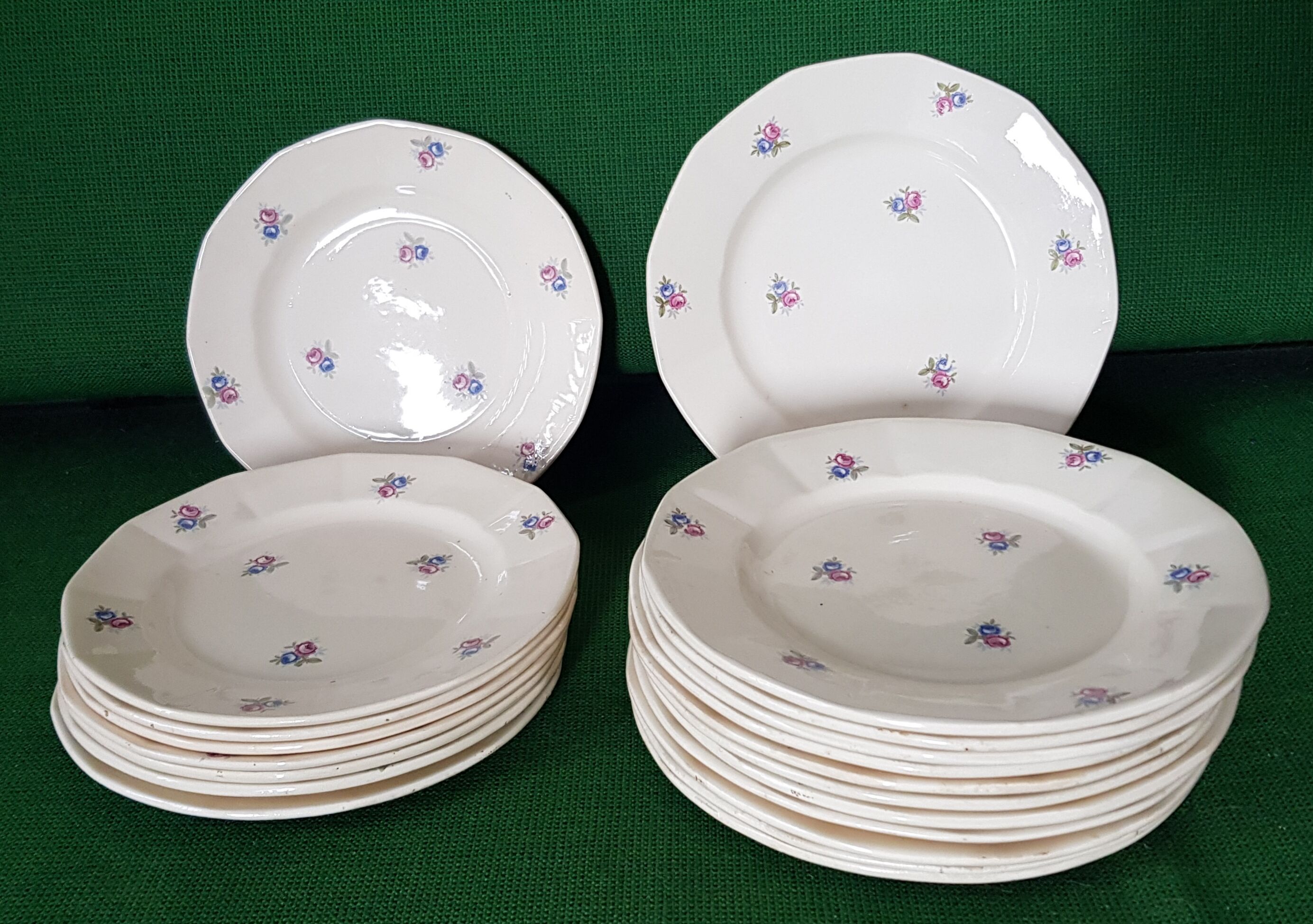 Set de 20 assiettes en faïence de Digoin Sarreguemines