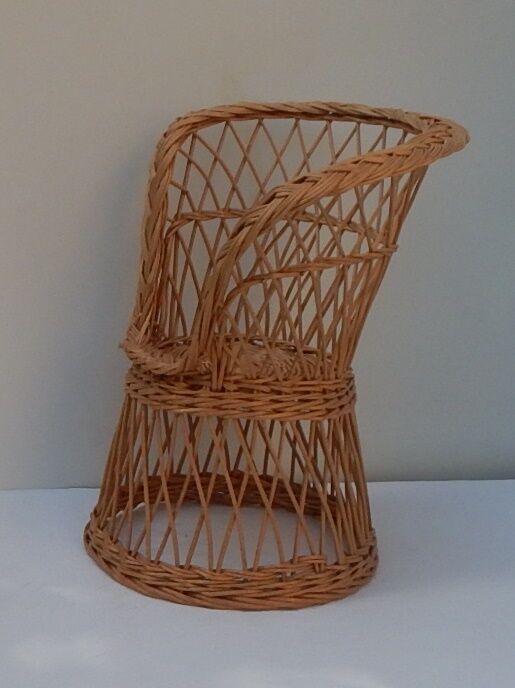 Wicker child chair