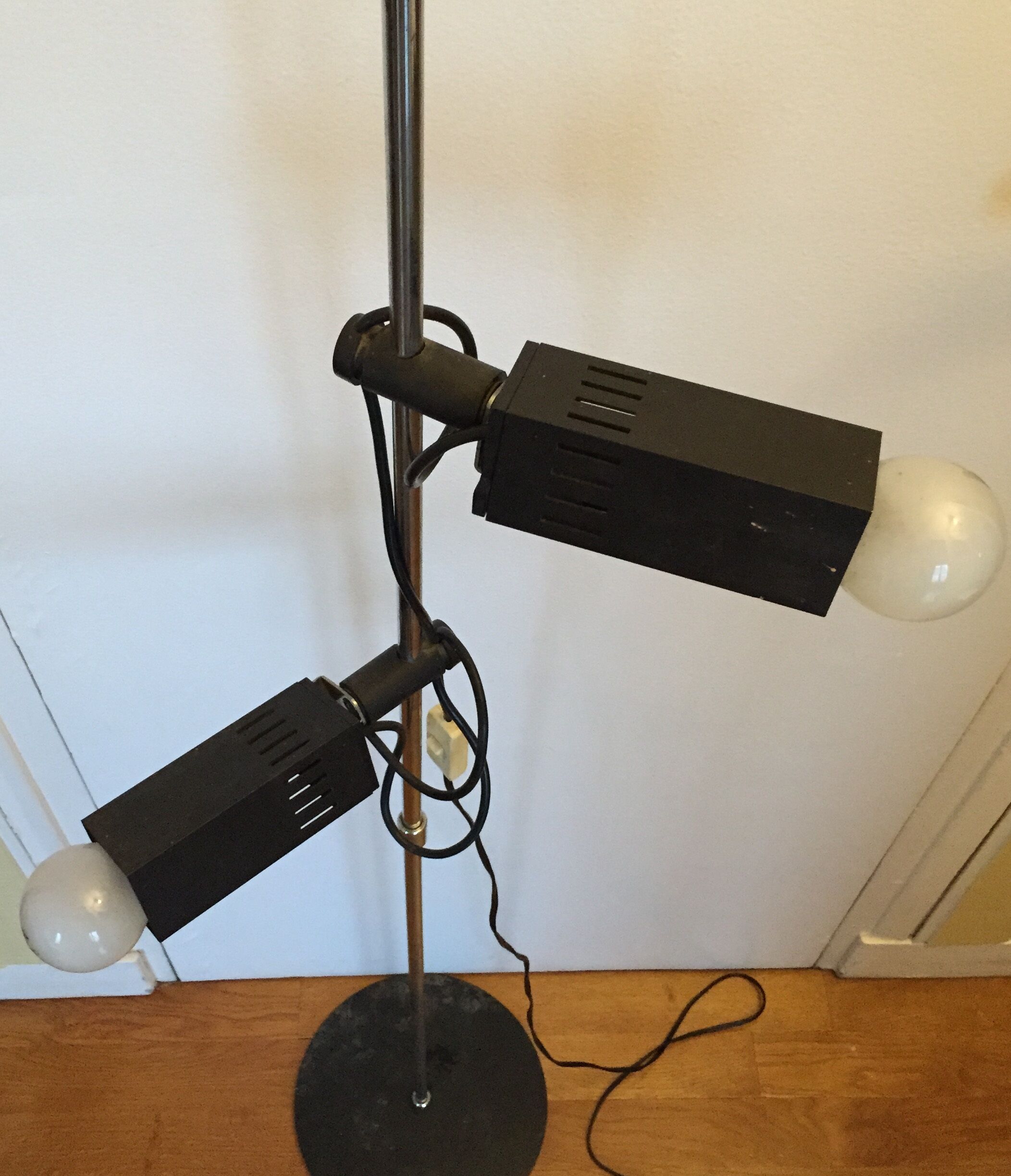 Vintage floor lamp 2 adjustable spotlights