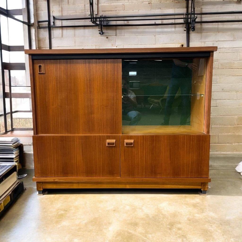 Bar cabinet / display cabinet / vintage furniture with glass section