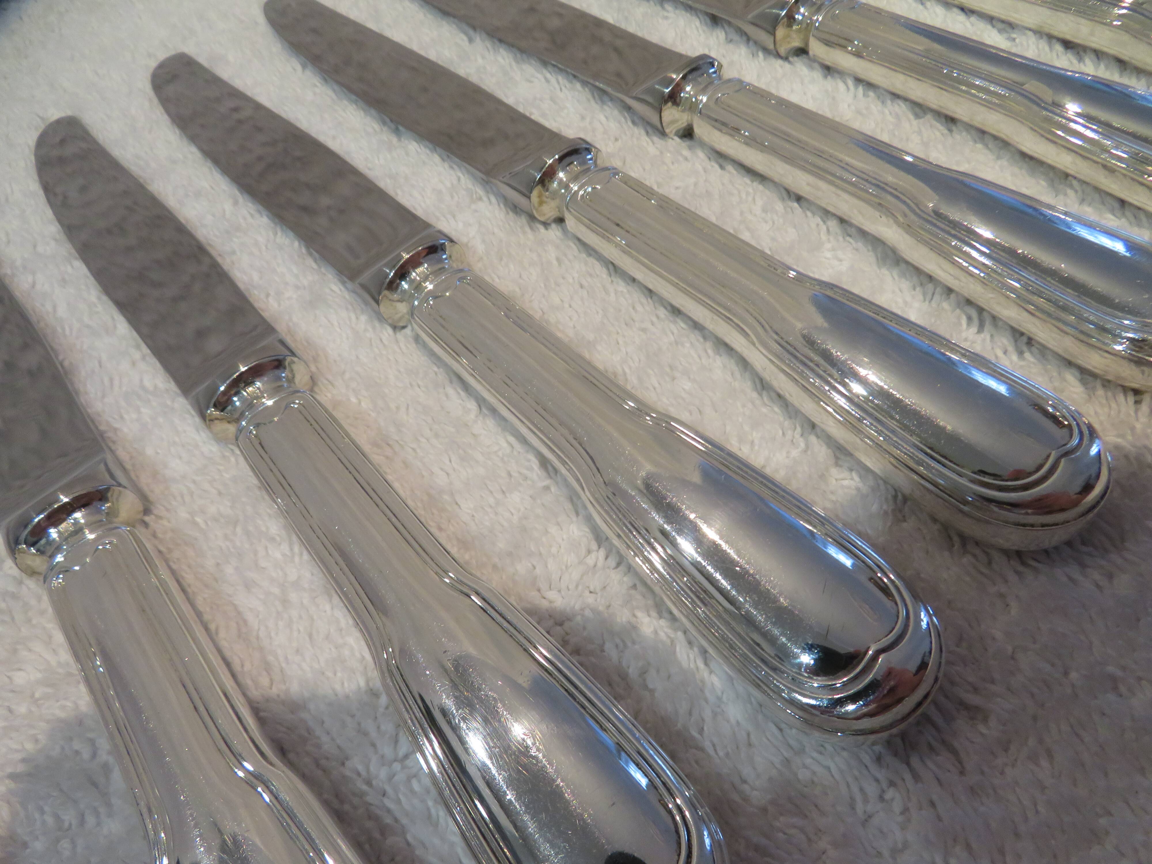 12 Christofle Chinon silver plated dessert knives, 19.7cm
