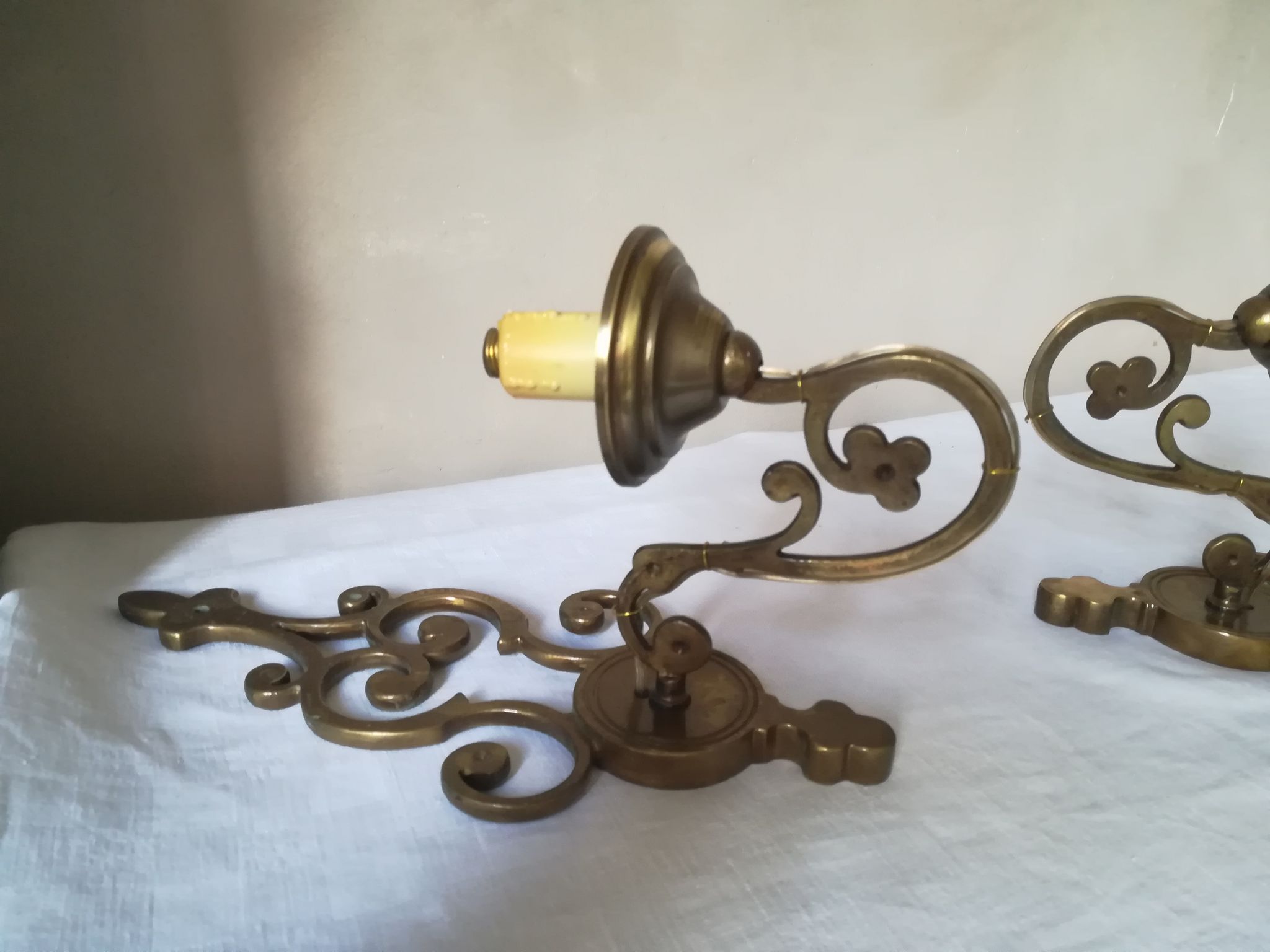 Duo d'appliques en laiton