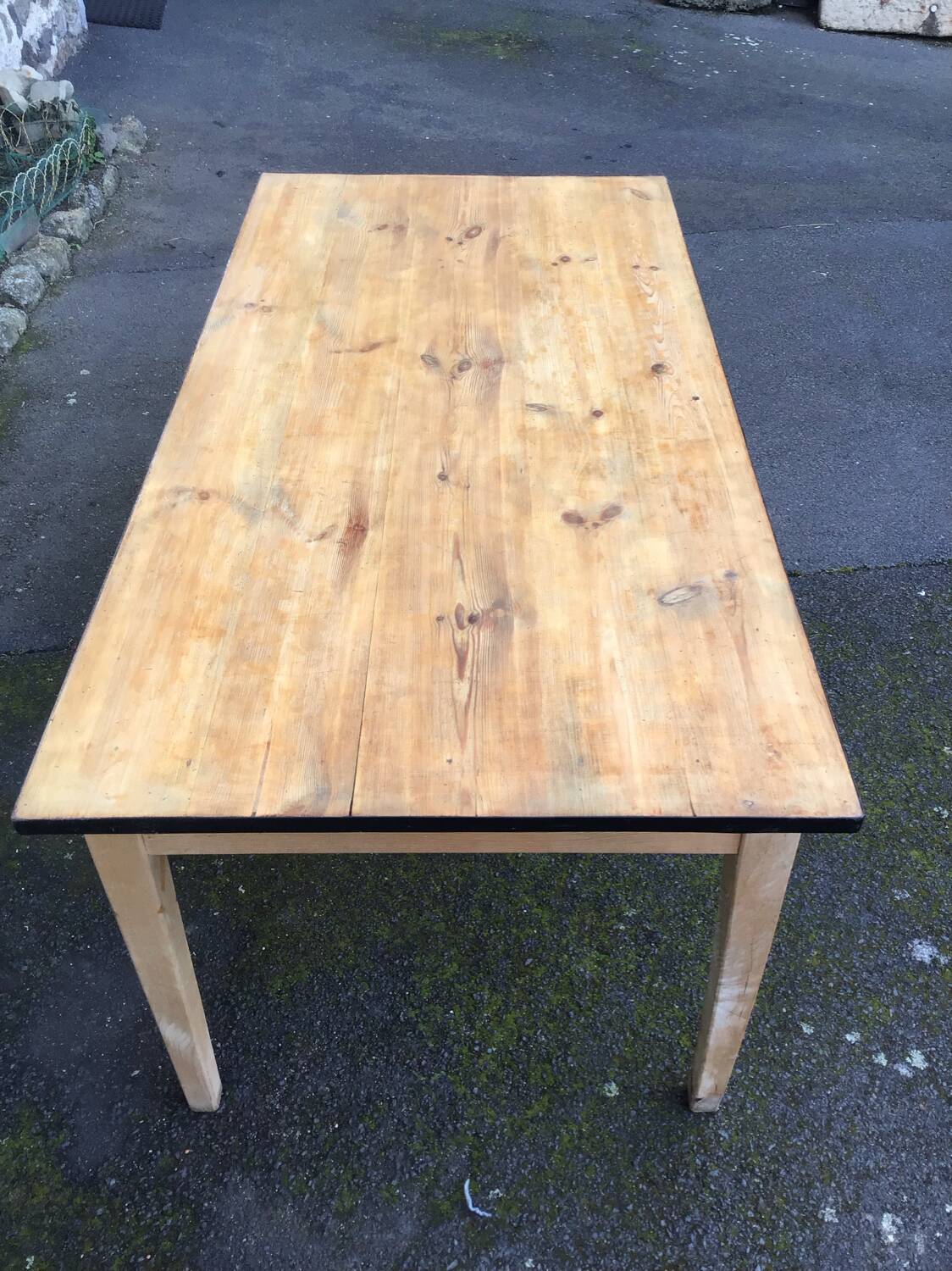 Farm table
