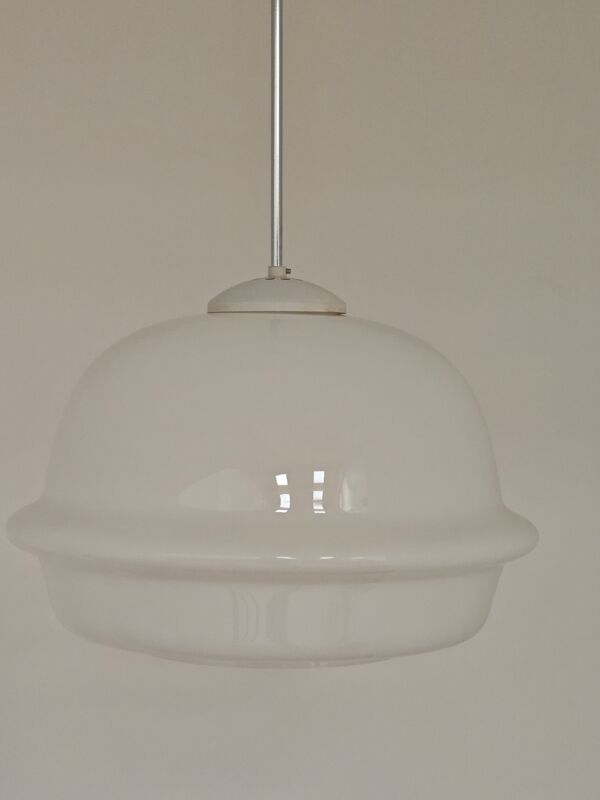 Lampe à suspension « derby » en verre opale triplex – karel volf, osvě