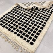 Handmade traditional pure wool rug size 2/3 m