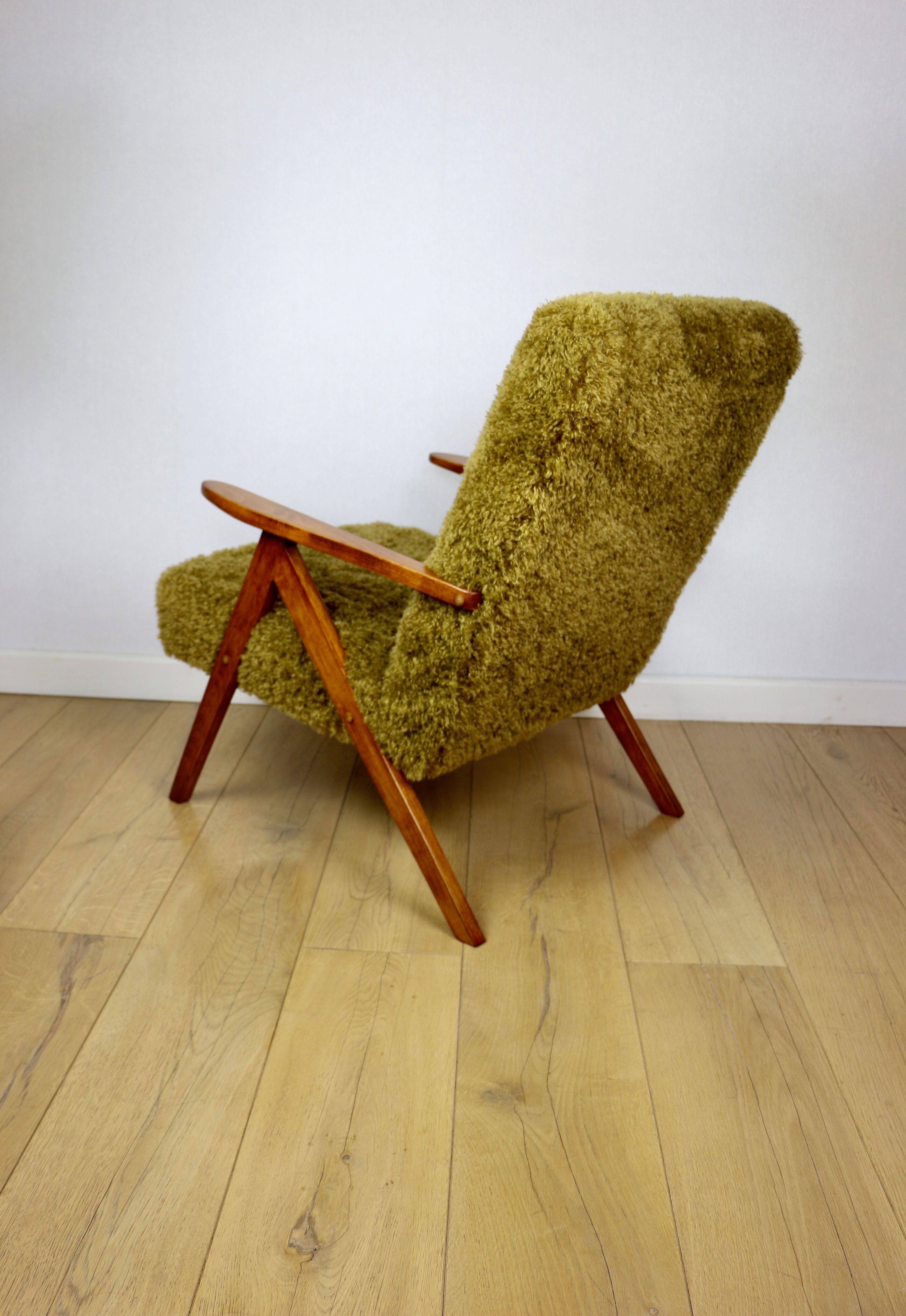 Vintage armchair B-310 VAR vintage khaki / olive long hair Rudy Lis