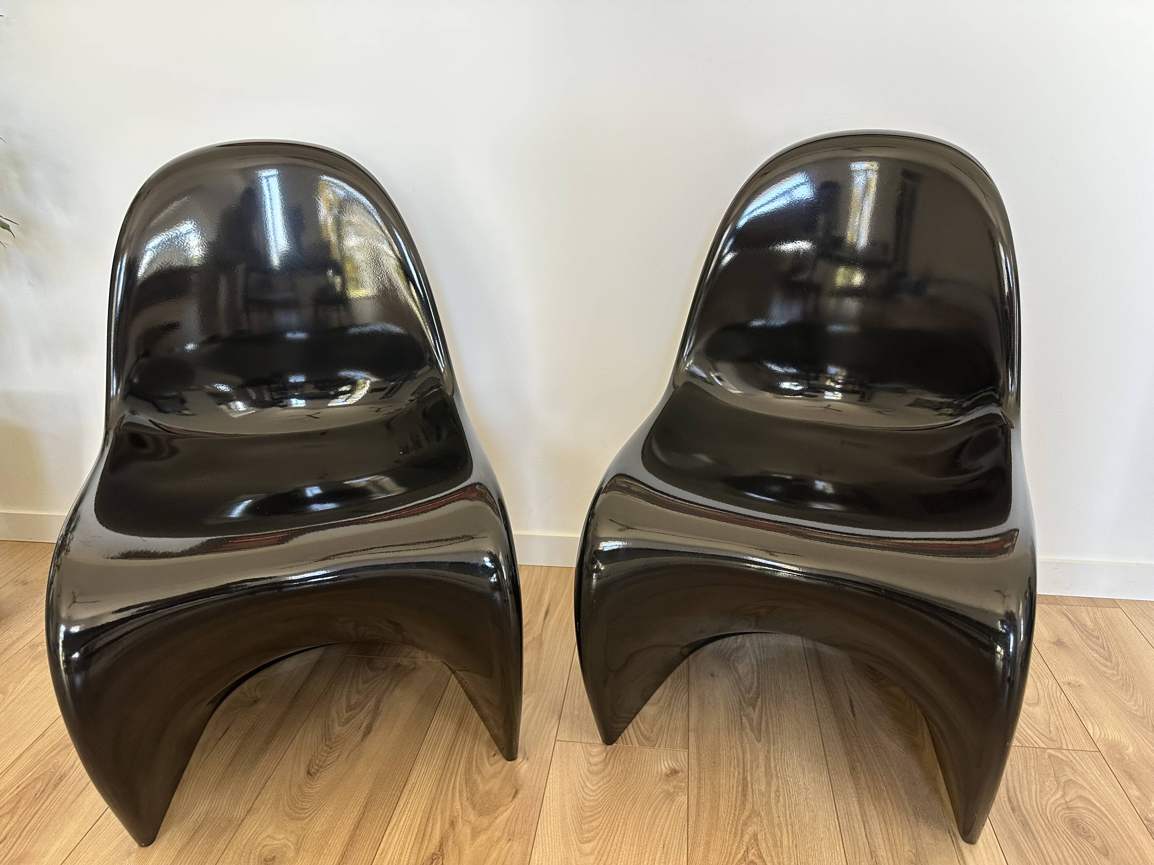 Pair of Verner Panton fiberglass S chairs, series 1, 1967